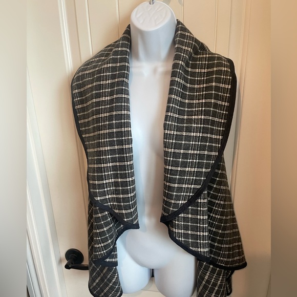 Alter'd State Lawson Open Waterfall Vest NWT - Picture 5 of 12